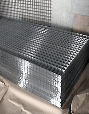 Welded mesh panel